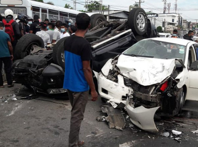 මහමග අනතුරු වලින් වසරකට 2500ක් එලොව යති