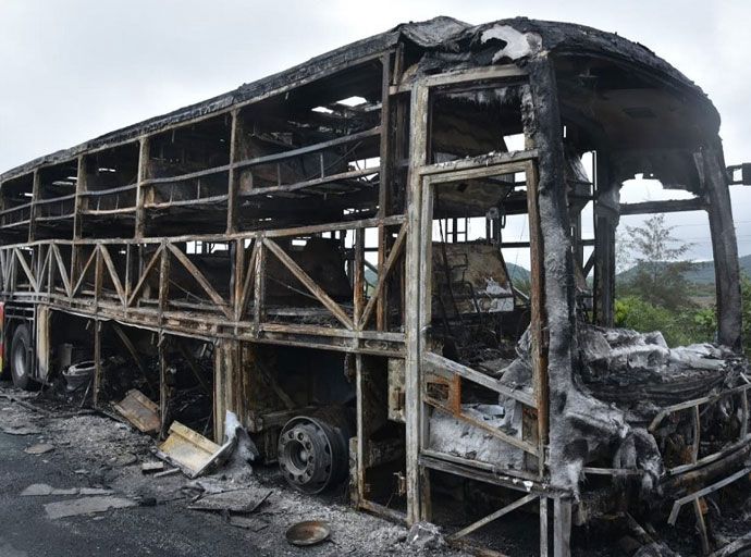 ඉන්දියාවේ බස් ගින්නකින් 20ක් මරුට