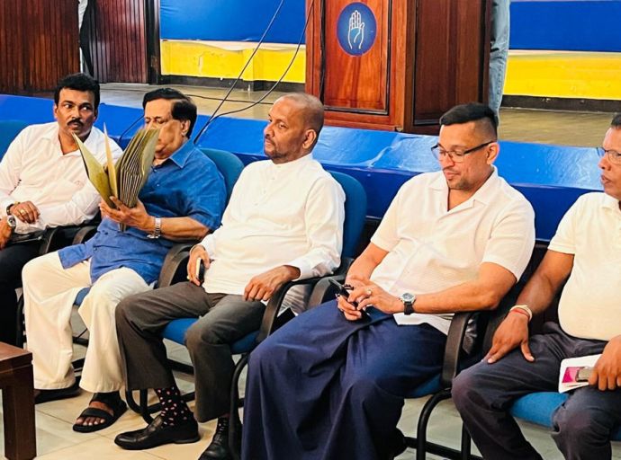 ශ්‍රීලනිප දිස්ත්‍රික් බල මණ්ඩලය සහ අනුබද්ධ සංවිධාන යාවත්කාලීන කරයි