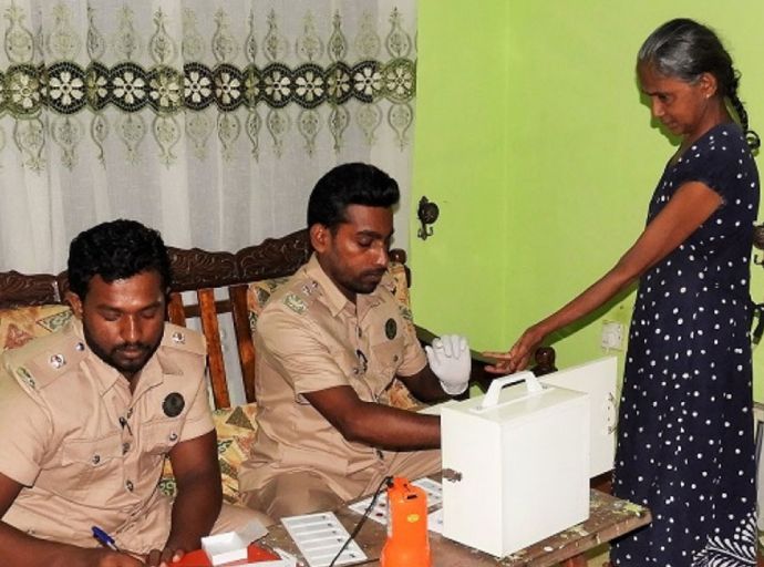 බරවා පරීක්ෂාවන්ට රාත්‍රියේ නිවෙස්වලට එන නිලධාරීන්ට සහායවන්න