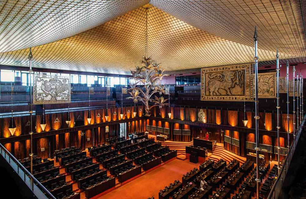 මැතිසබේ වෙනස් කරන රපෝර්තුවට කන්තෝරු නවයේම විරෝධය