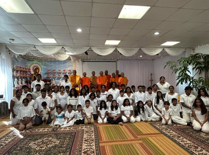 ඇට්ලන්ටා ජෝර්ජියා බෞද්ධ විහාරයේ කඨින පින්කමට තරුණ තරුණියන් විශාල පිරිසක්