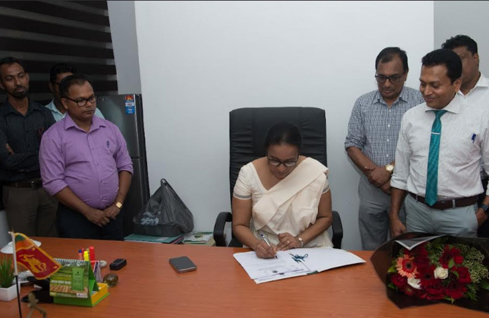 විශේෂඥ වෛද්‍ය සමිද්ධි සමරකෝන් සෞඛ්‍ය හා ජනමාධ්‍ය අමාත්‍යාංශයේ නියෝජ්‍ය අධ්‍යක්ෂ ජනරාල් (වෛද්‍ය සේවා) II තනතුරේ වැඩ බාර ගනී