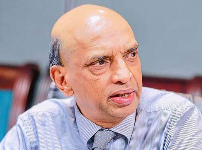 ලෝකයක් ගොඩ නැගූ පරිපාලන නිලධාරියා; චරිත රත්වත්ත