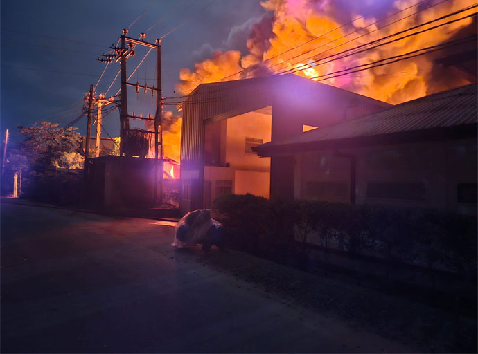 පල්ලෙකැලේ ආයෝජන කලාපයේ කම්හලක ගින්නක්