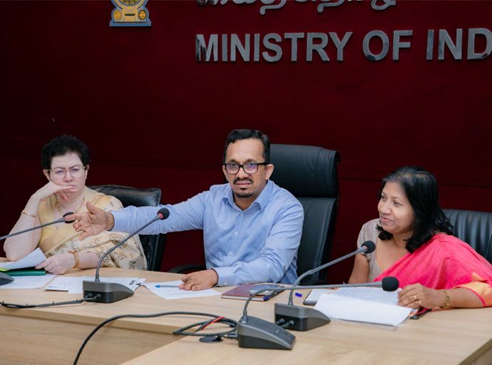  'සියලු ම කර්මාන්තවල දත්ත එක් තැනකට එකතු කළා' - අමාත්‍ය සුනිල් හඳුන්නෙත්ති