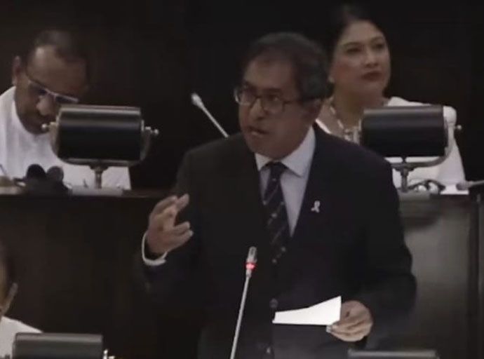 ඩබල් කැබ් ටෙන්ඩරයේ වංචාවක්..! - හර්ෂ අයවැය විවාදය පටන් ගනිද්දීම ලෙඩේ අදියි