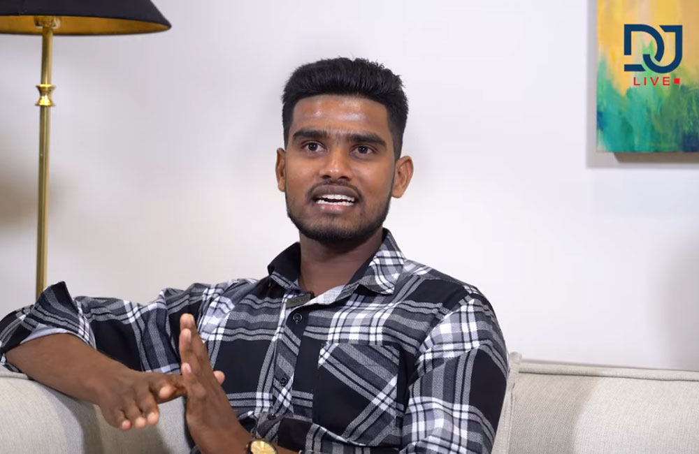 රජයේ රැකියාවෙන් ඉවත් වී, රොටි අලෙවි කර කාර් එකක් ද ගත් රොටි පොඩ්ඩාගේ කතාව (වීඩියෝ)