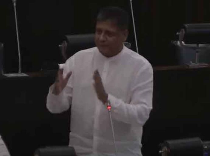 දිලිත් ආණ්ඩුවේ හොඳක් කියයි !