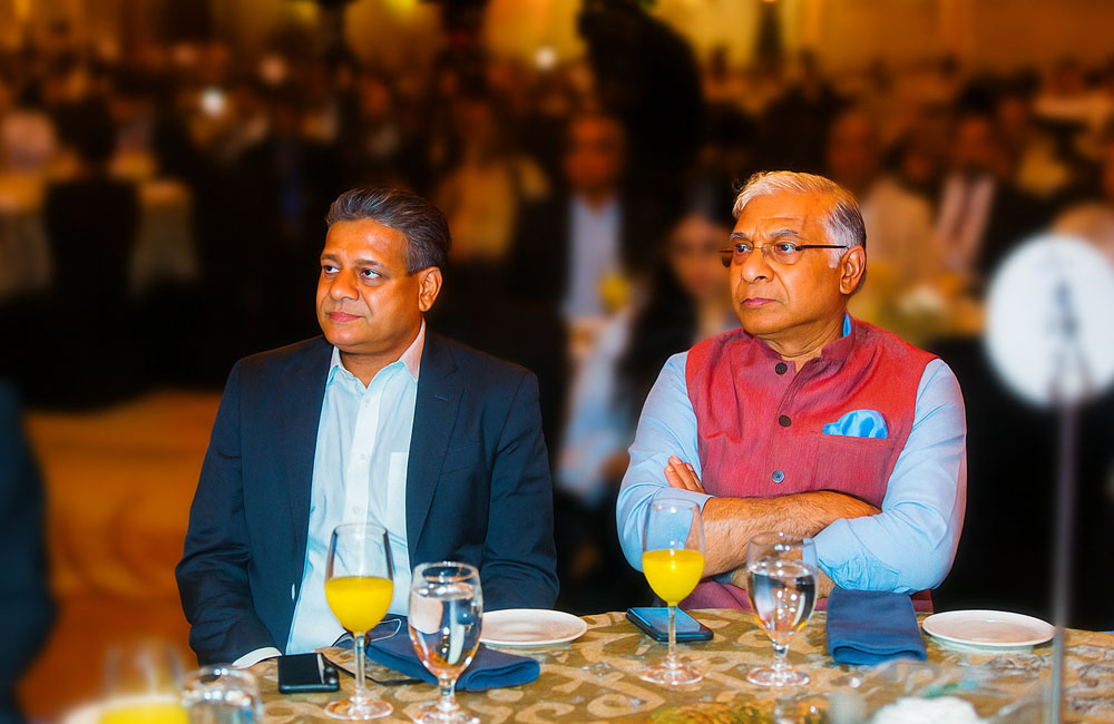 දිලිත්ගේ 'ව්‍යවසායකත්ව භාරය' ආර්ථික වර්ධනයට ඉන්ධනයක් ද? මූල්‍යමය පීඩනයක් ද?