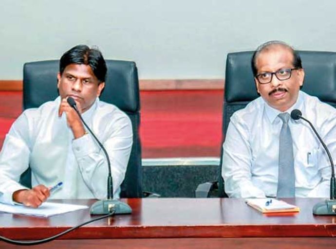 සුගත් තිලකරත්නට කඩුලු මතින් දුවන්න දීලා !