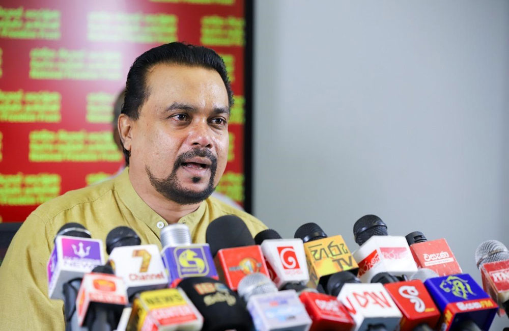 ජාත්‍යන්තරය පවා පිළිගත් නමගිය කොටි ත්‍රස්තවාදීන් පිරිසක් නිදහස් කරලා - විමල් වීරවංශ