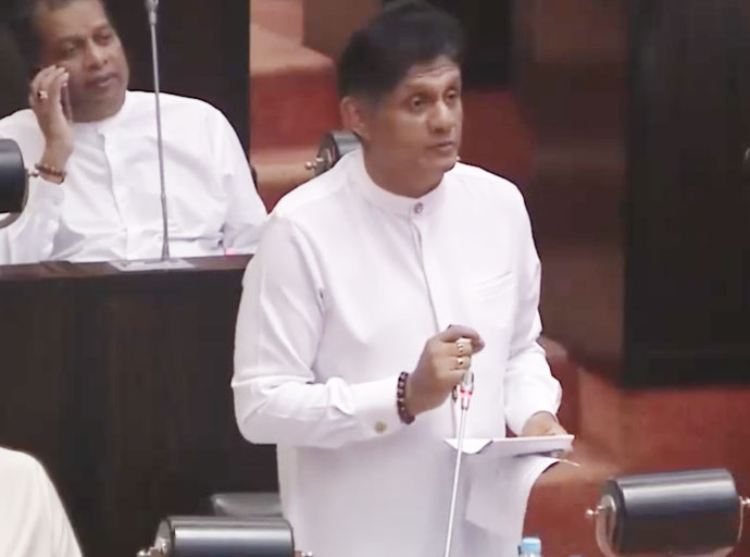 ගොවියාට ස්ථාවර මිල සේ ම පොහොර සහනාධාරය පවා හරියට දෙන්න රජයට බැරි වෙලා