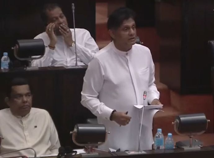 ගොවියාට ස්ථාවර මිල සේ ම පොහොර සහනාධාරය පවා හරියට දෙන්න රජයට බැරි වෙලා