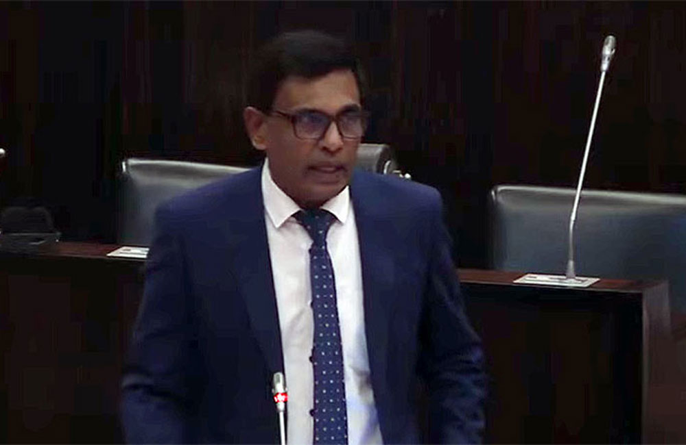 'නැගෙනහිර පුරාවිද්‍යා නාම පුවරු ගැලවූ සියල්ලන්ටම එරෙහිව නිතිය ක්‍රියාත්මකයි' පොලිස් ඇමති