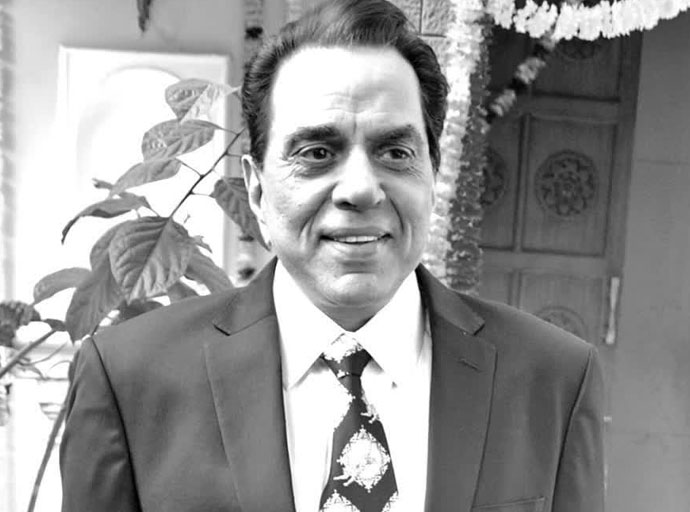 බොලිවුඩ් නළු ධර්මේන්ද්‍ර දිවි රඟ මඩලට සමුදෙයි