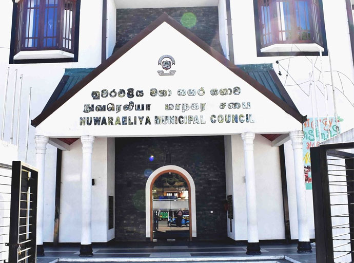  පාර්ලිමේන්තු මන්ත්‍රීවරුන්ගේ 'රථගාය' නුවරඑළිය නගරාධිපතිටත් බෝවෙලා !