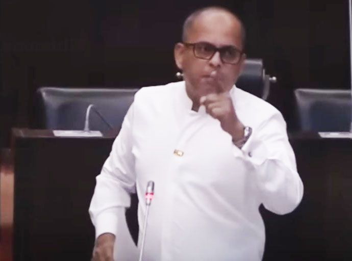 මාධ්‍ය වාරණයකට ලෑස්ති වෙන්න එපා - මරික්කාර්