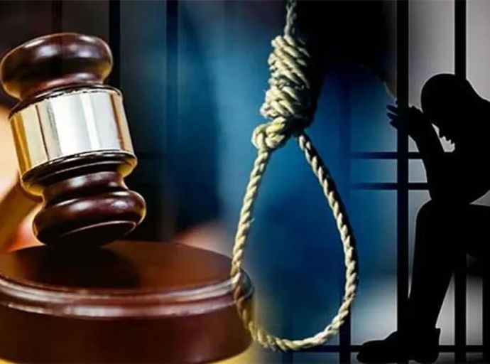 දියණියගේ පෙම්වතා කපා කොටා මරා දැමූ පියා ඇතුළු එකම පවුලේ 10ක් පෝරකේට