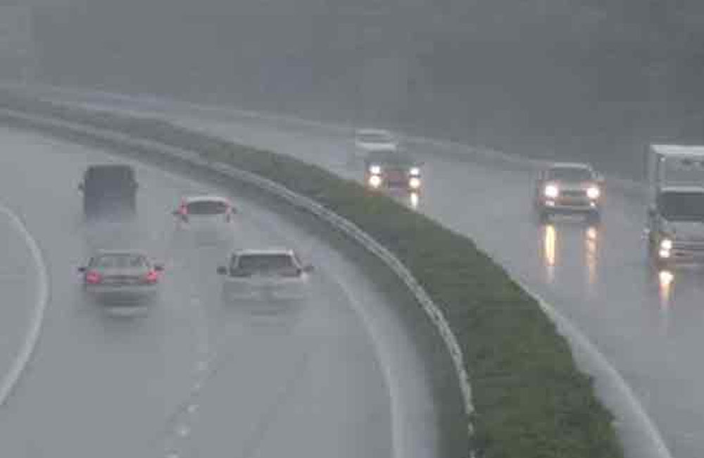 අයහපත් කාලගුණය හේතුවෙන් අධිවේගී මාර්ගයේ නොමිලේ ගමන් පහසුව