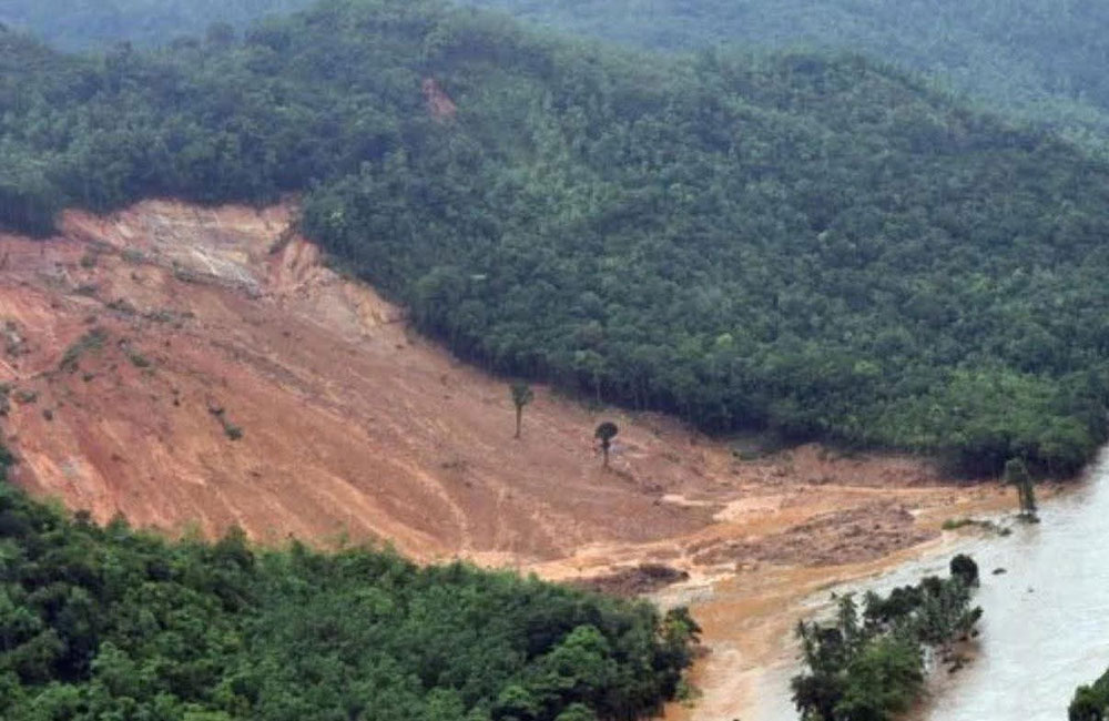 තවදුරටත් දිස්ත්‍රික්ක 4කට නායයෑම් රතු නිවේදන 