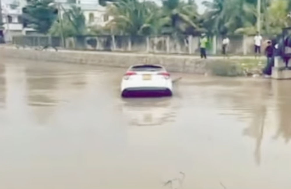 ගංවතුරට හසුවූ වාහනවලට වෙන්න යන දේ