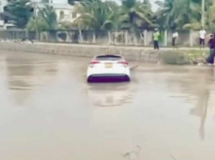 ගංවතුරට හසුවූ වාහනවලට වෙන්න යන දේ