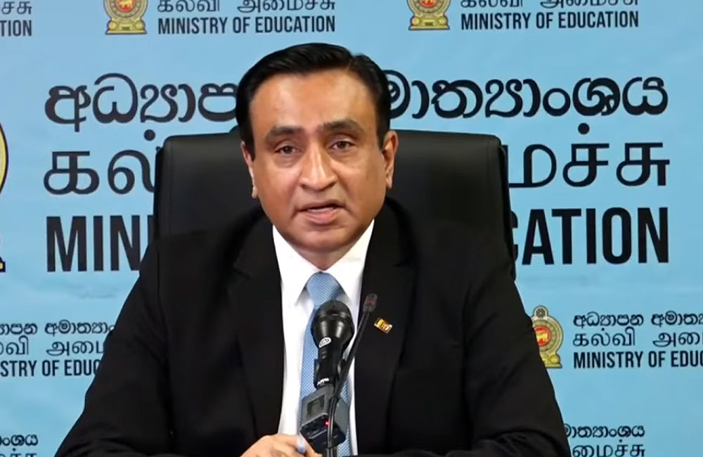 ආපදා තත්ත්වයෙන් පසු පළාත් 06ක පාසල් දෙසැ: 16 යළි ඇරඹෙයි