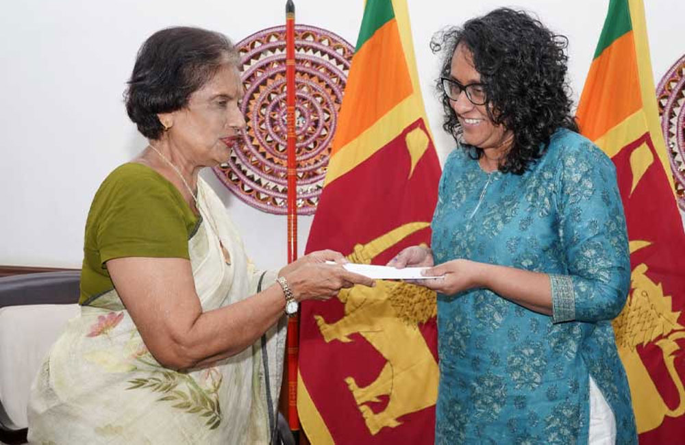 කෝටි 25 පිටුපසින් විමුක්ති ජනාධිපති ධූරයට; ඔහු මේ දිනවල සිංහල ඉගෙනගනිමින්!