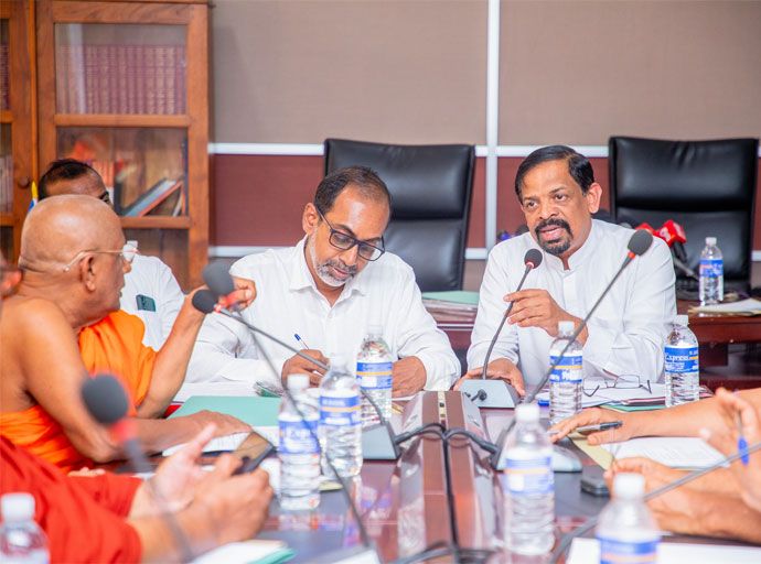 බුද්ධශාසන සභාව රැස්වෙයි