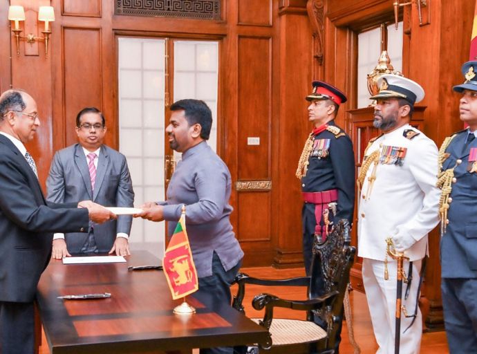 නව ශ්‍රේෂ්ඨාධිකරණ විනිසුරුවරයෙක් දිවුරුම් දෙයි