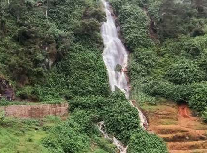 ග්ලේන්ෆෝල් දිය ඇල්ල දිත්වාට පෙර දිත්වාට පසු