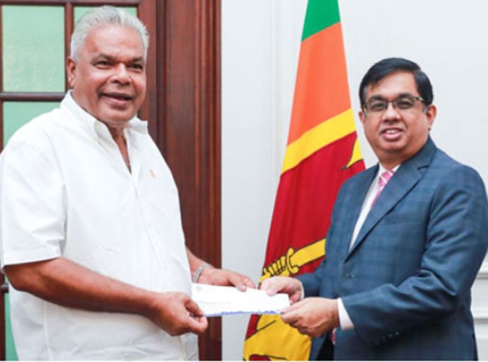 ආපදා අරමුදලට ඩඩ්ලිගෙන් කෝටි දහයක්