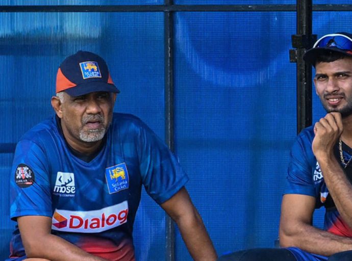 ගලවපු උපුල්ට හරින්ගෙන් මල් - එල්ලපු ප්‍රමෝද්‍යට ගල්