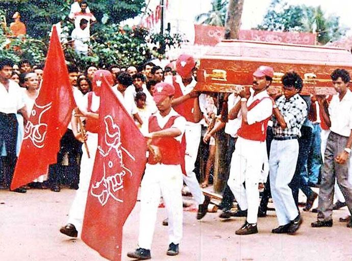 වීර පදක්කම්වල සැඟවුණු ලේ පැල්ලම්: 88-89 පාසල් ශිෂ්‍ය සංහාරයේ අළු නොවූ මතකය