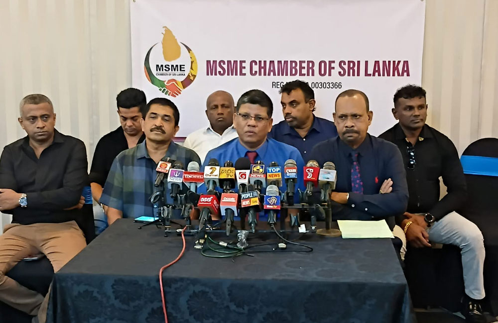 අඩු පොලී අනුපාත යටතේ නව ආයෝජන සඳහා කඩිනමින් මූල්‍ය පහසුකම් සපයන්නෑයි ඉල්ලීමක්