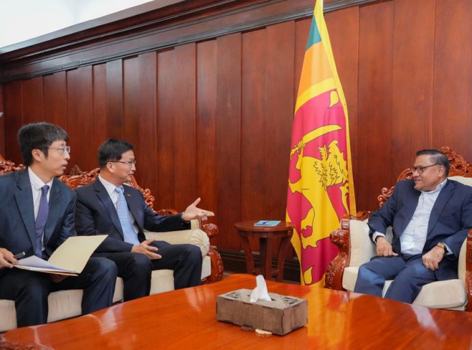 රට පුරා වාහන Charging points හදන්න විජිත චීනයෙන් සහය ඉල්ලයි