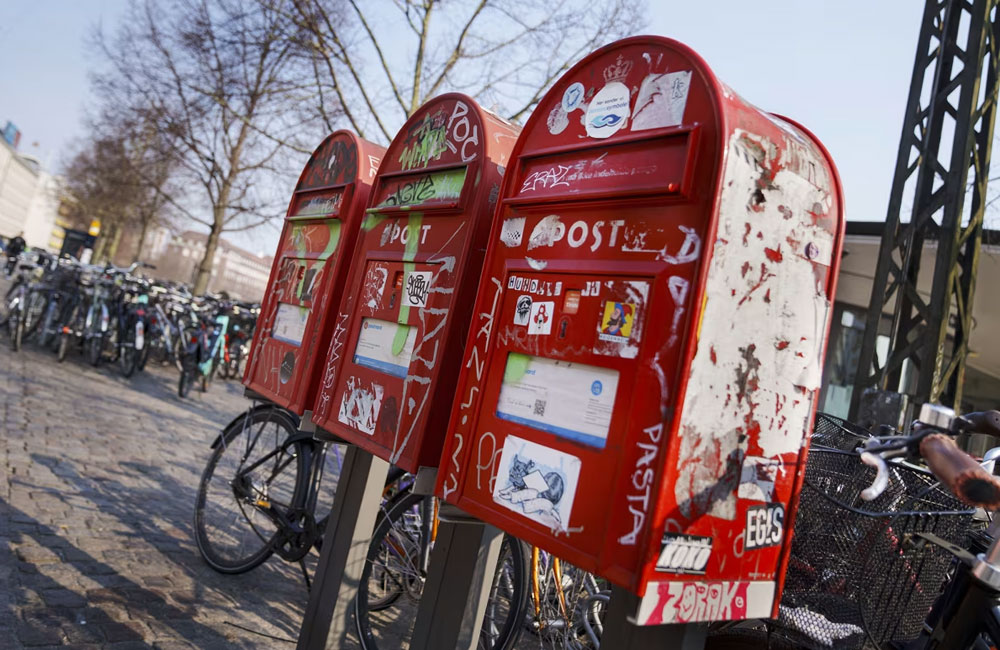 ඩෙන්මාර්කය වසර 400ක තැපැල් සේවාවට සමුදෙයි - ලිපි බෙදාහැරීම සම්පූර්ණයෙන්ම නවතී