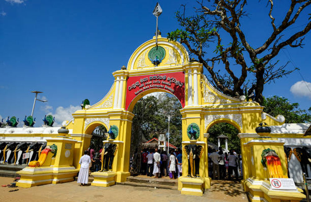 කතරගම මහා දේවාලයේ රත්‍රන් සංචිතයෙන් 70%ක් “රීබිල්ඩින්ග් ශ්‍රී ලංකා” අරමුදලට