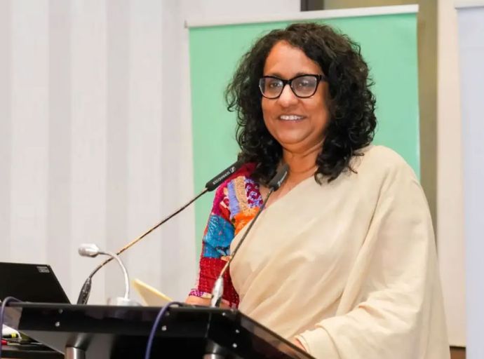 හරිණි, අධ්‍යාපන ප්‍රතිසංස්කරණ සහ සමරිසි විරෝධී මුලධර්මවාදින්