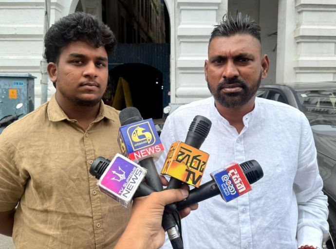 නීති විරෝධි ලෙස පස් කපා නීතිය නවන මාලිමා ආණ්ඩුවේ ඇමතිවරු