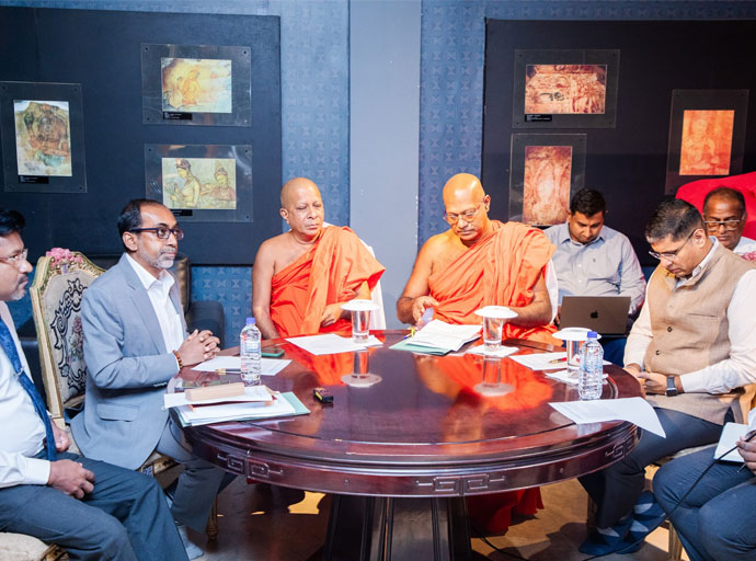 ඉන්දියාවේ සර්වඥ ධාතූ ලංකාවට