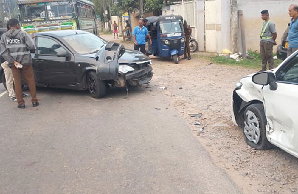 හිටපු කතා නායකගේ බිරිඳ රිය අනතුරකින් රෝහලට