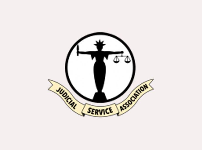 විනිසුරුවරුන්ට එරෙහි විවේචන වහා නවතනු! - අධිකරණ සේවා සංගමය