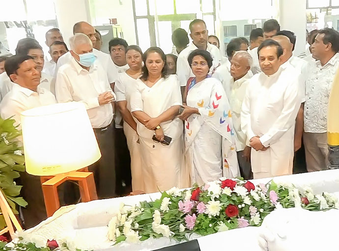 රනිල් ගෙන් නන්දනට ලකුණු 100%ක් - රනිල් කොලම