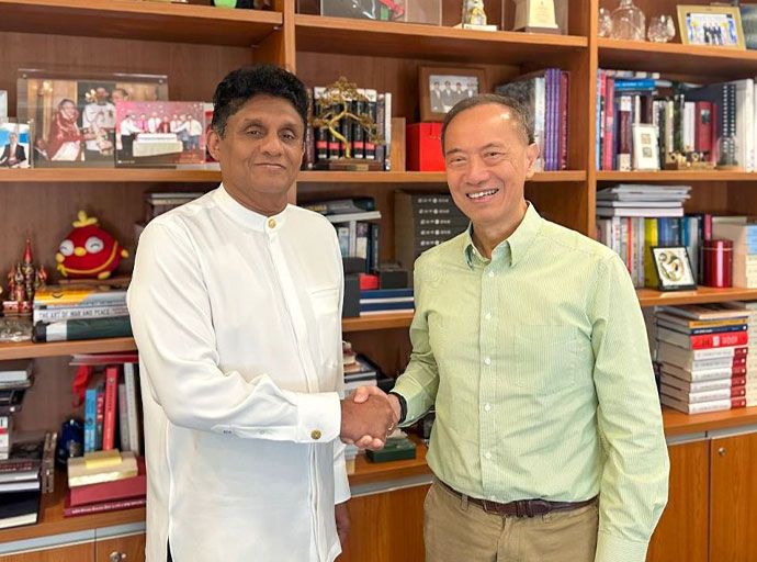 සජිත්ගේ සිංගප්පූරු ගමනේදී හිටපු විදේශ අමාත්‍ය යෝ යෝ බුන් හමුවී විශේෂ සාකච්ඡාවක් කරයි