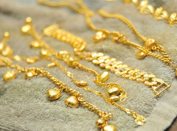 රත්‍රං මිල රුපියල් 20,000කින් පහළට