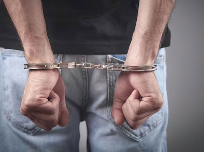 ඝාතන දෙකකට ආධාර අනුබල දුන් දෙදෙනෙකු අත්අඩංගුවට