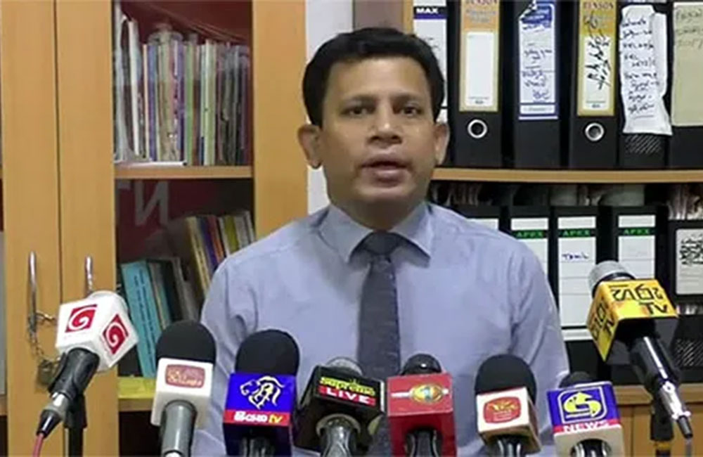 සෞඛ්‍ය අමාත්‍යවරයා සාකච්ඡා කරන්නෙ දේශපාලනිකව අවනත වන අය සමග විතරයි - රවි කුමුදේශ්