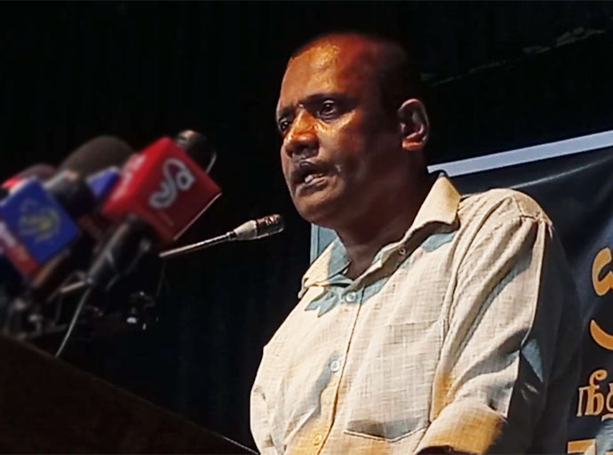 අනාගත ජනමාධ්‍යකරුවන්ට ද, යුක්තිය ඉල්ලමින් මේ කොඩිය ඔසවාගෙන යන්න වෙනවා - දුමින්ද සම්පත් (වීඩියෝ)